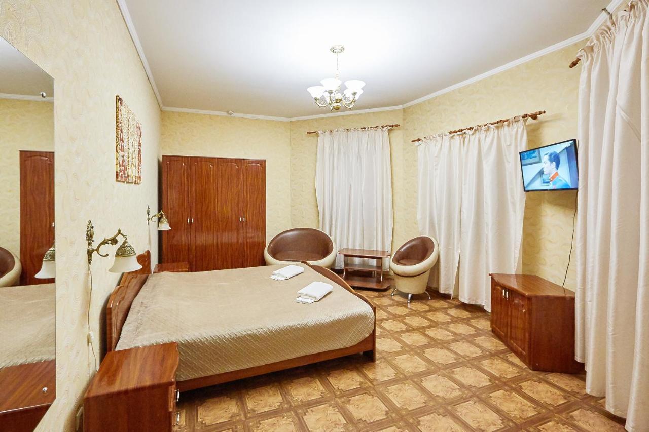 Hotel Barbaris Киев Екстериор снимка